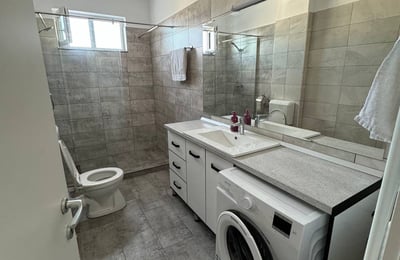 Miete geräumiger 3-Zimmer-Apartments, 100 m², erste Vermietung, Mamaia Nord, Constanța, Rumänien